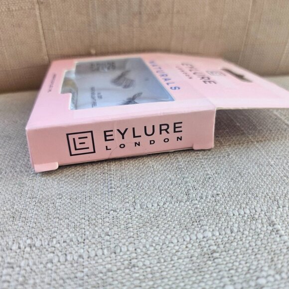 Eyelure London Lashes Natural No.31 Featherlight Feel Useable 5 Time W/ Adhesive - Picture 10 of 10